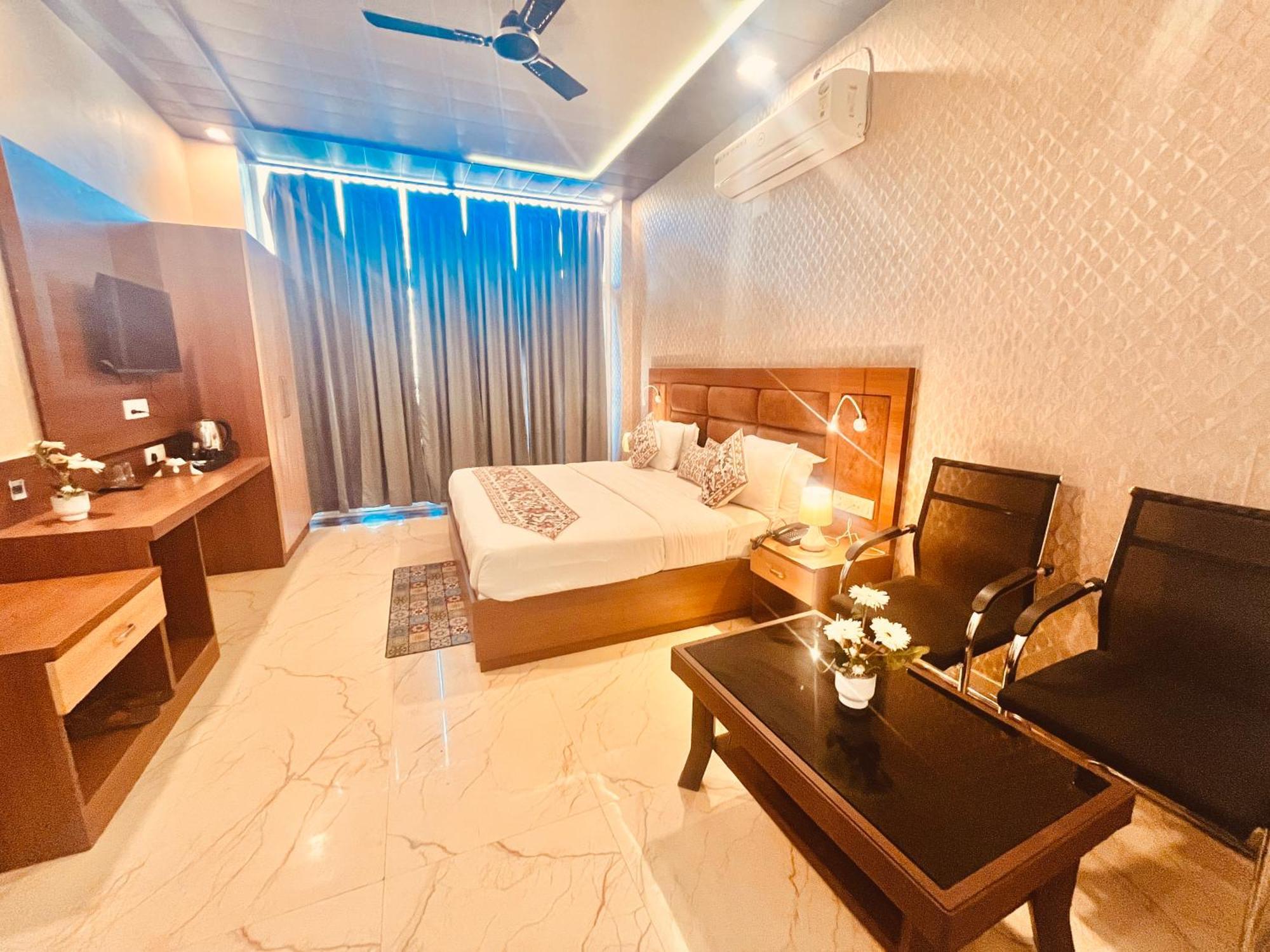 Heaven Resort Ayodhya Экстерьер фото