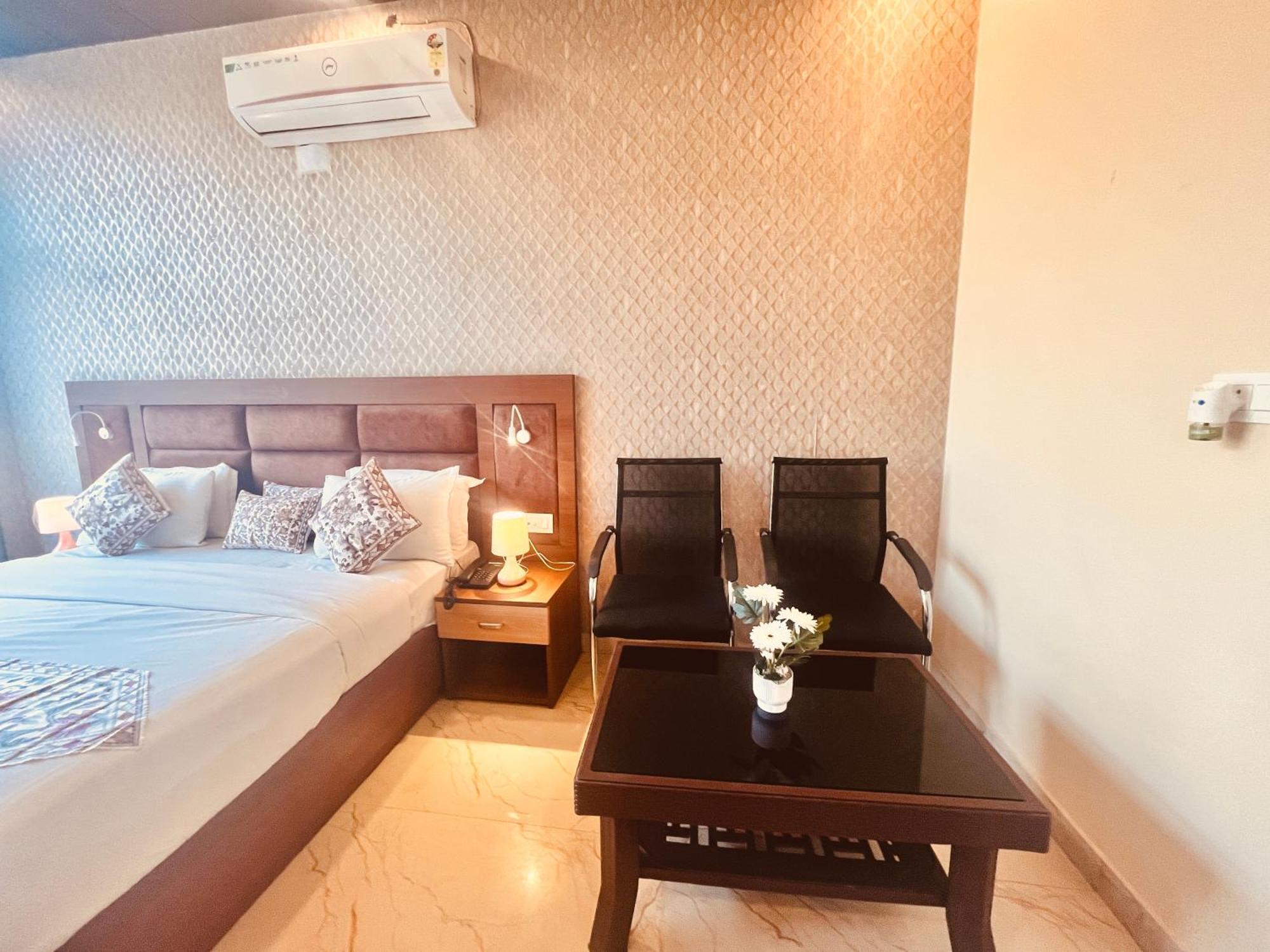 Heaven Resort Ayodhya Экстерьер фото