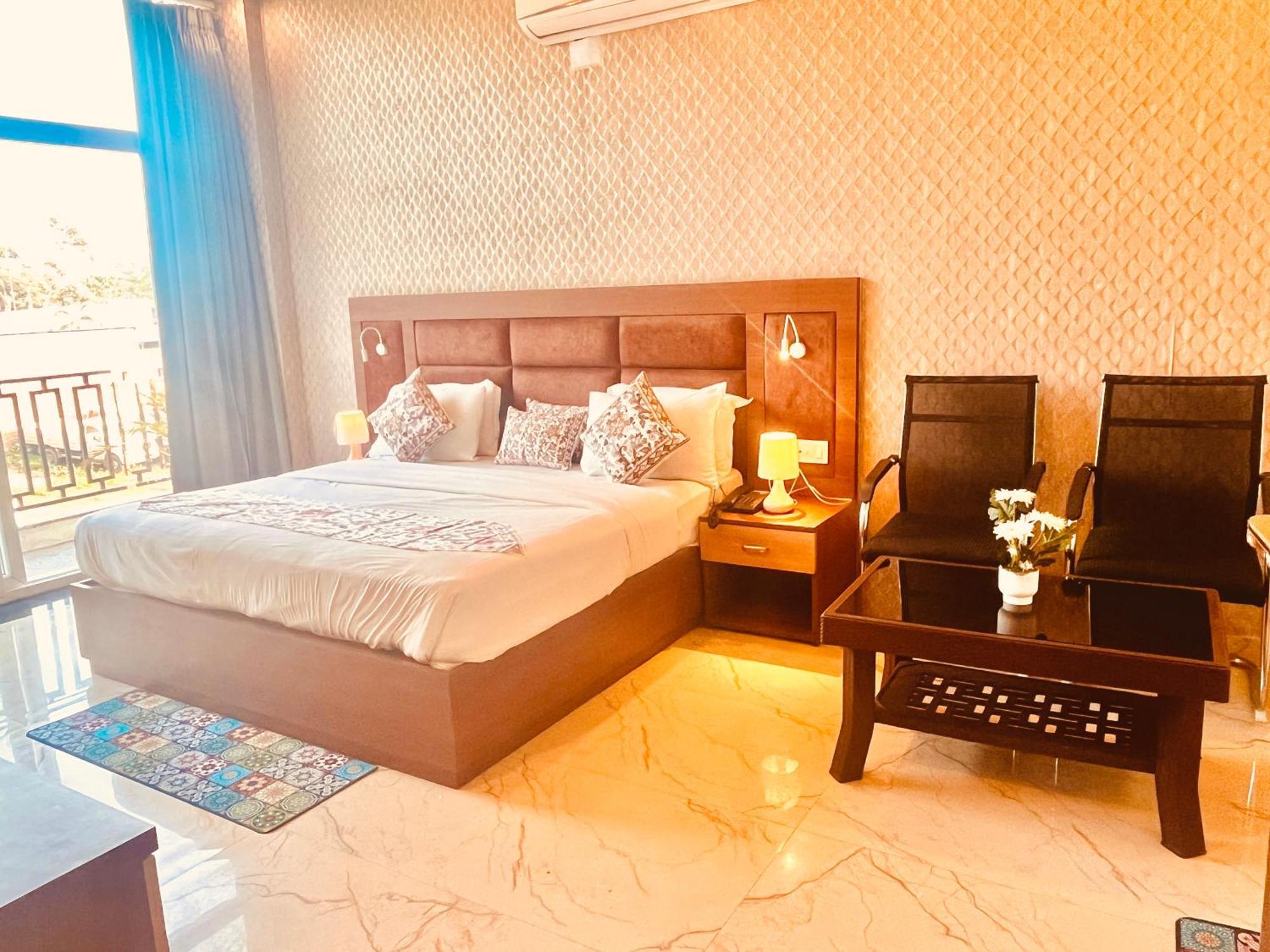 Heaven Resort Ayodhya Экстерьер фото